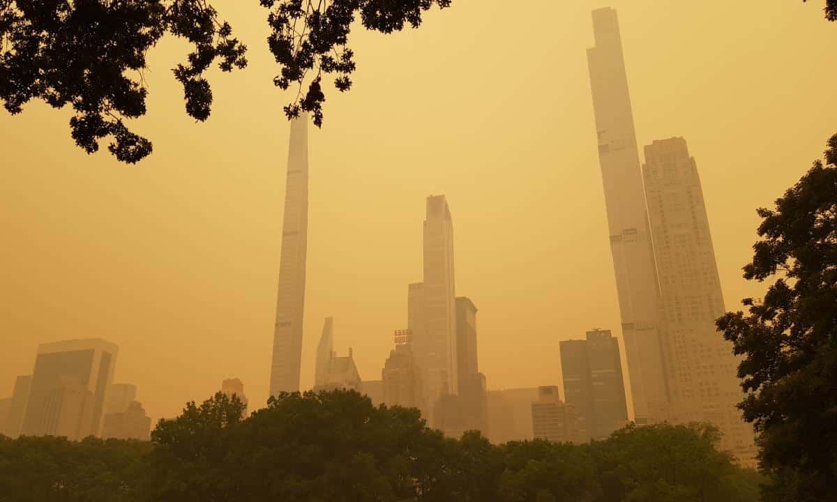 nubes de humos por incendios forestales