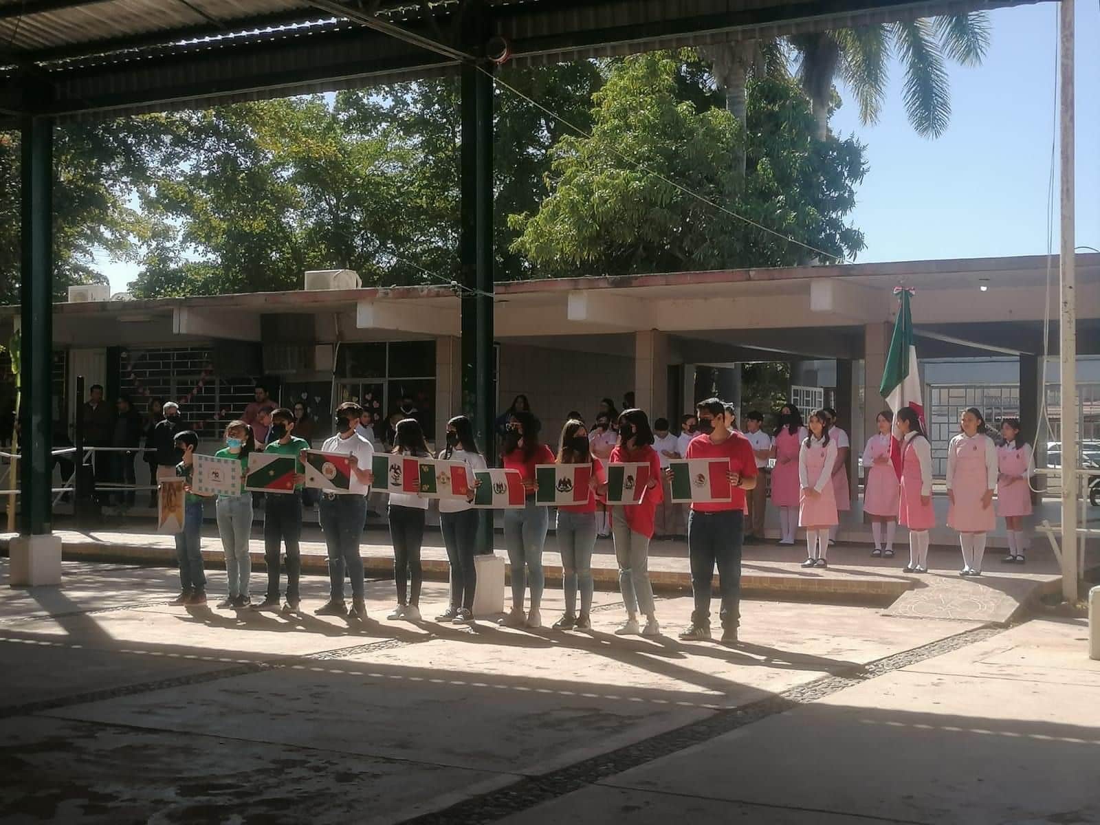 papás exigen mejores condiciones a escuela