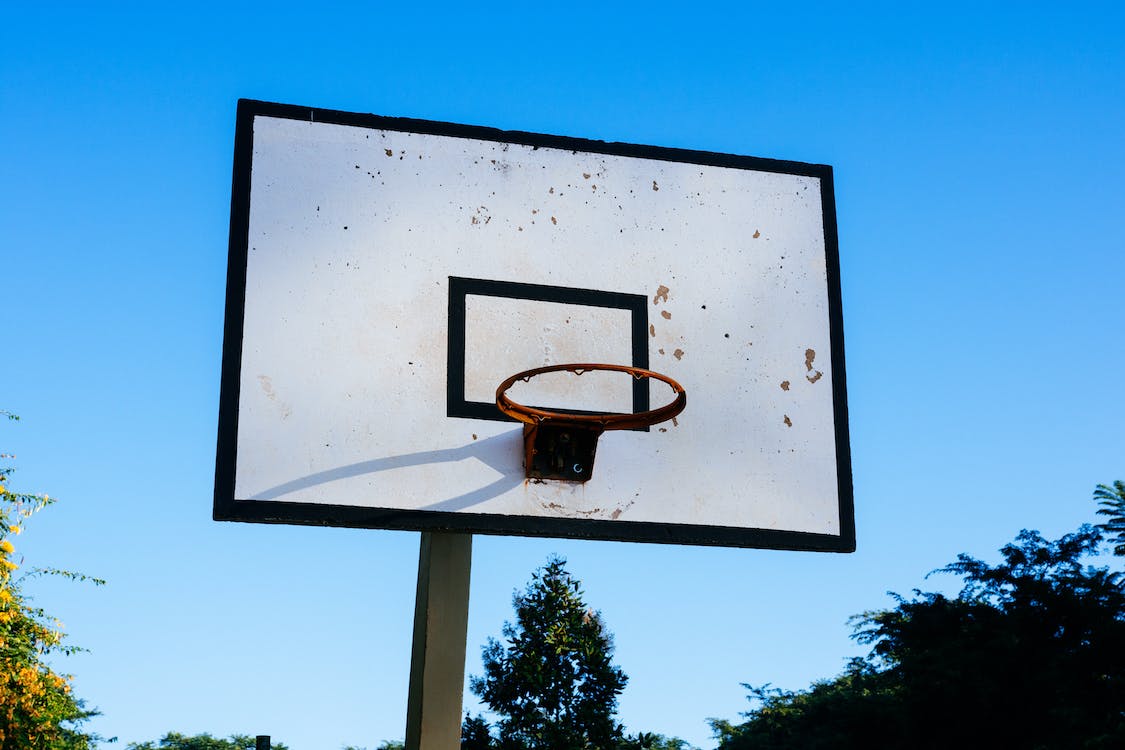 Vecinos de El Roble piden nueva cancha de usos múltiples a alcalde