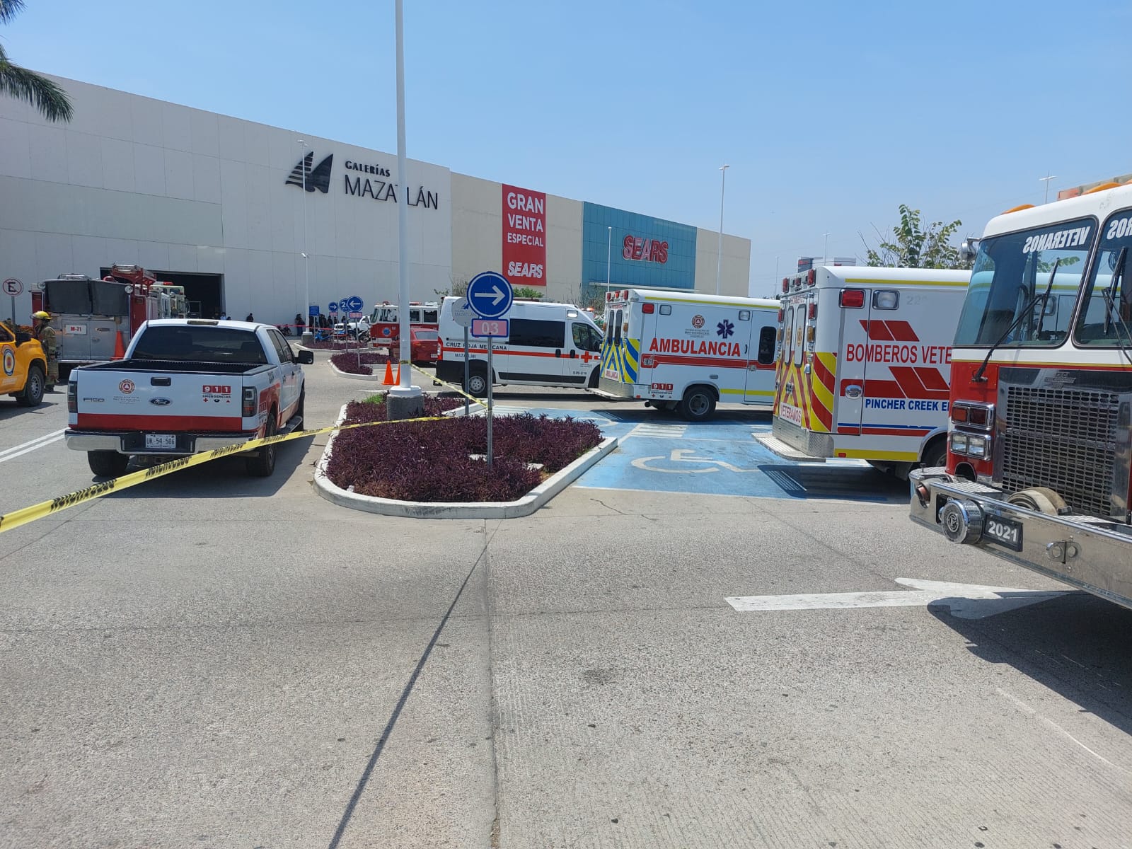 Sistema de emergencia de plaza comercial ubicada en La Marina, mazatlan Sinaloa funciona muy bien.