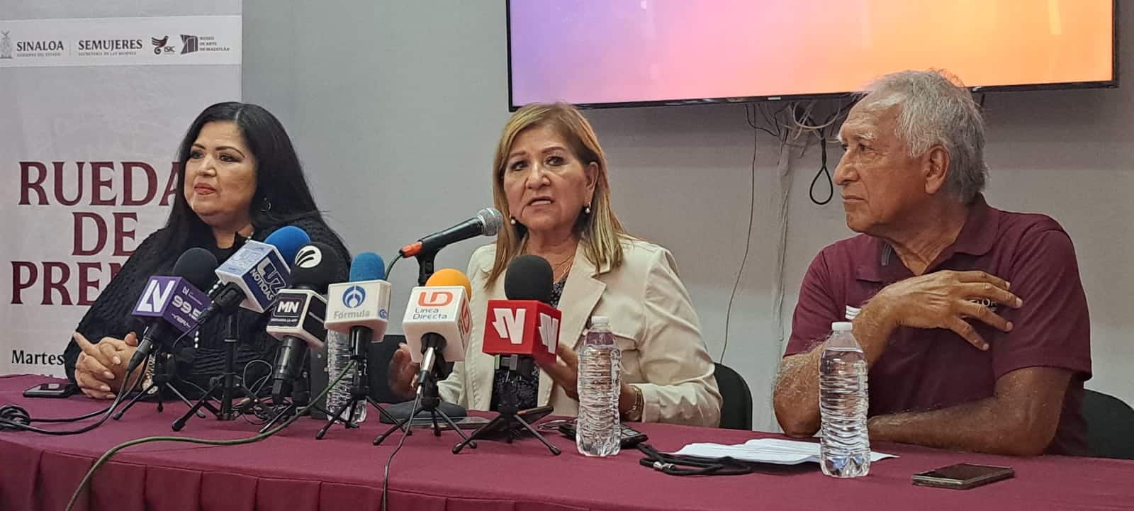 Semuejres en conferencia de prensa; caso María Luisa