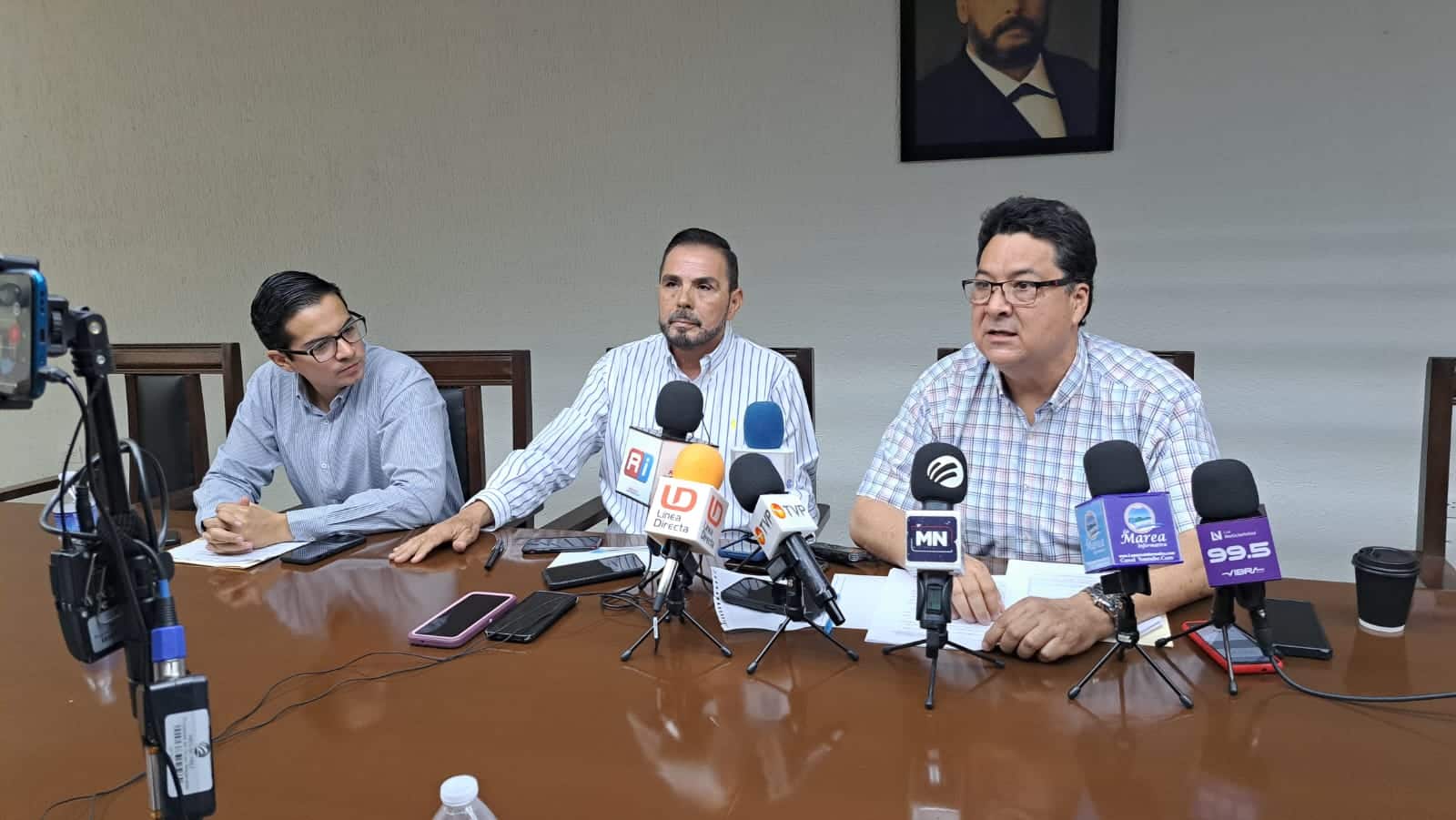 Empresarios papeleros lamentan que el presupuesto para paquetes de útiles escolares sea más raquítico este año.