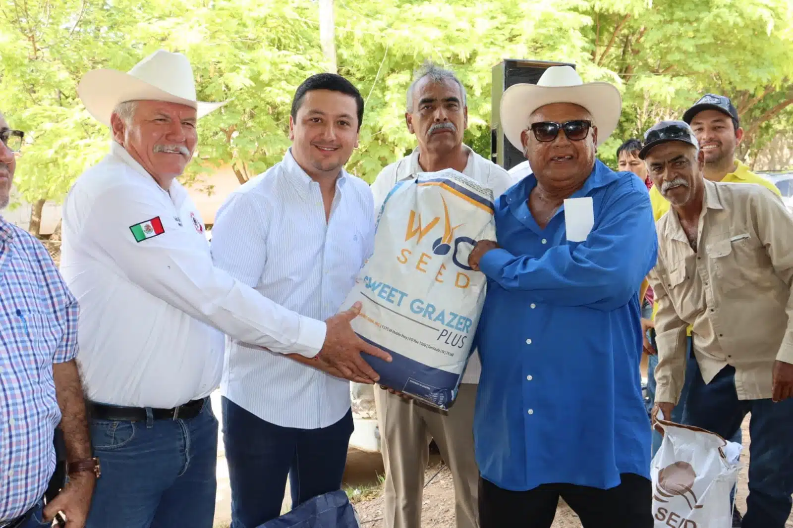 Entrega de apoyos de semillas a productores de temporal