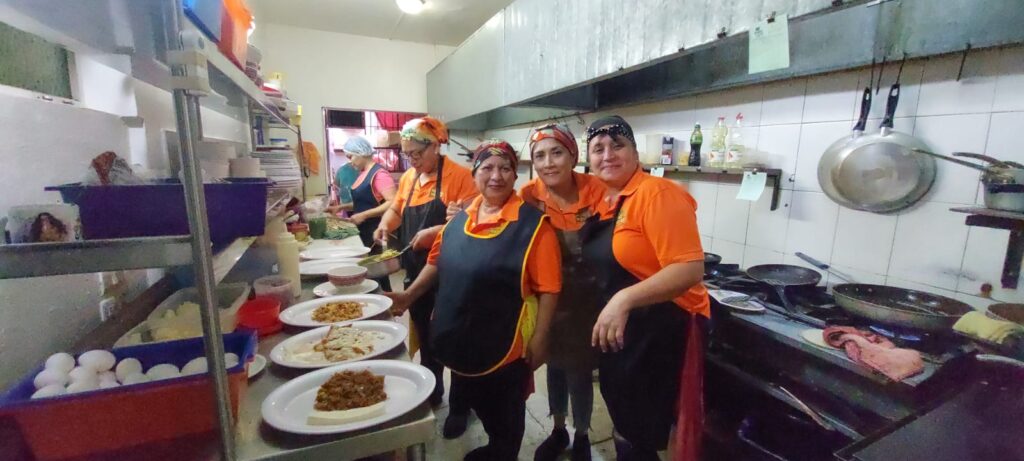Cocineras del restaurante Rey de Reyes