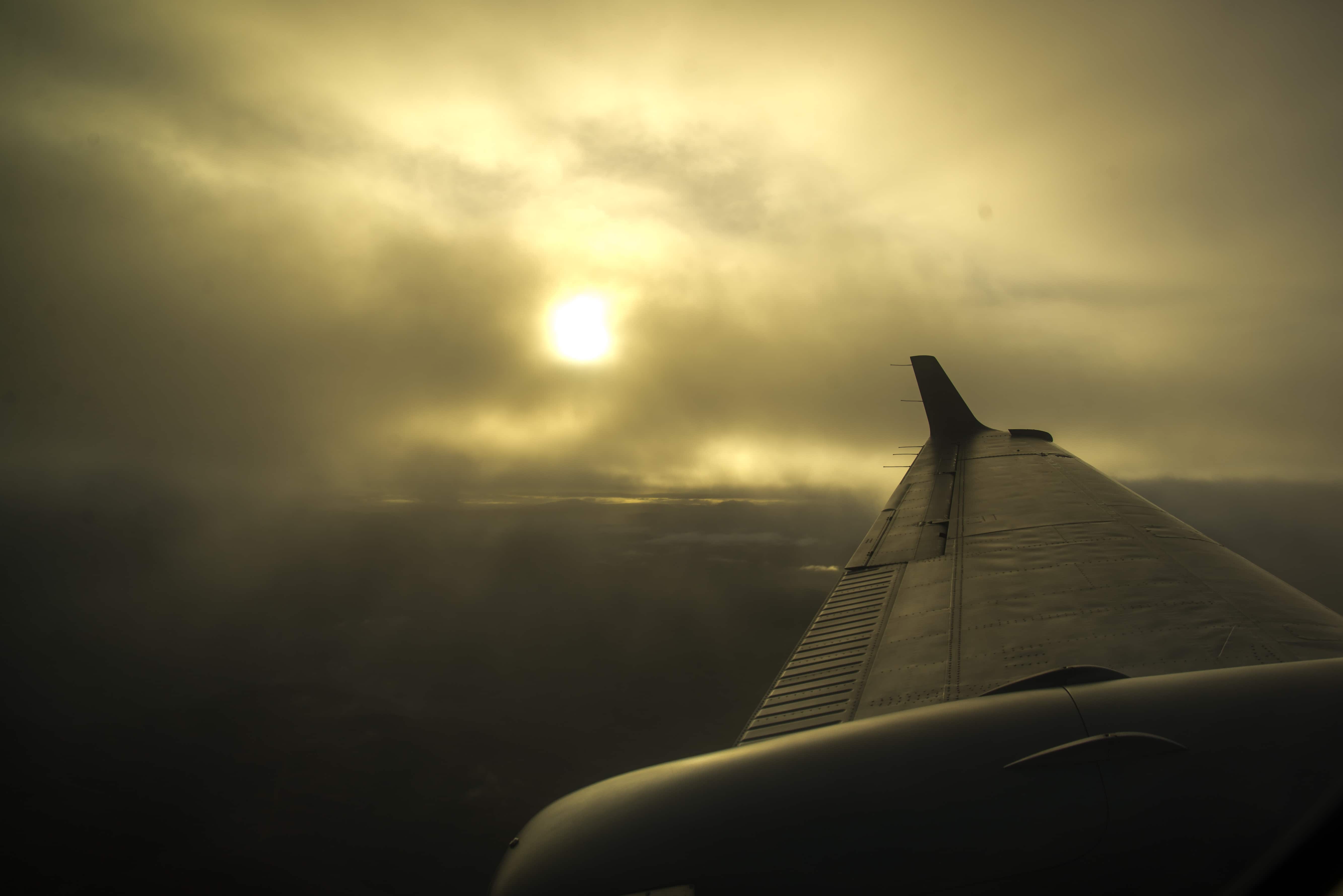 Ala de avión volando