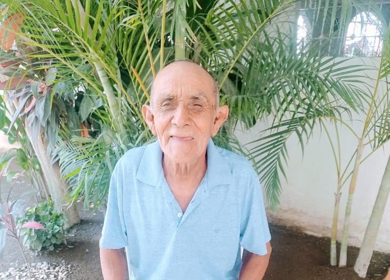 Don Eliseo Gerardo tras haber sido resguardado por Prevención Social