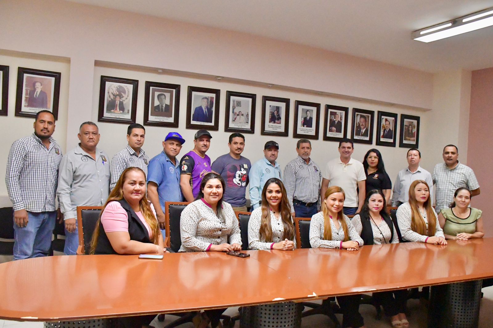 Miembros de Stasasa en reunión