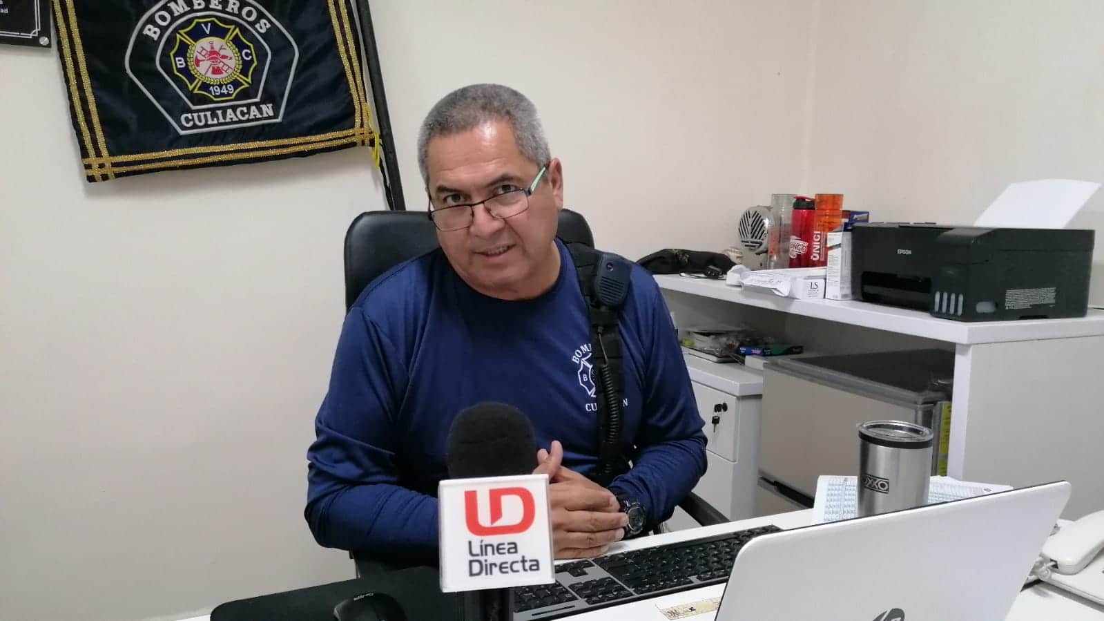 Efraín Araujo Zazueta entrevistado por Línea Directa en su oficina