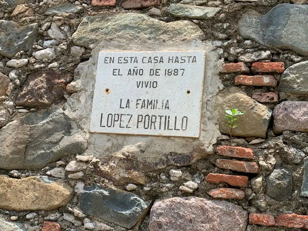 Memorial de los familiares de López Portillo en Copala