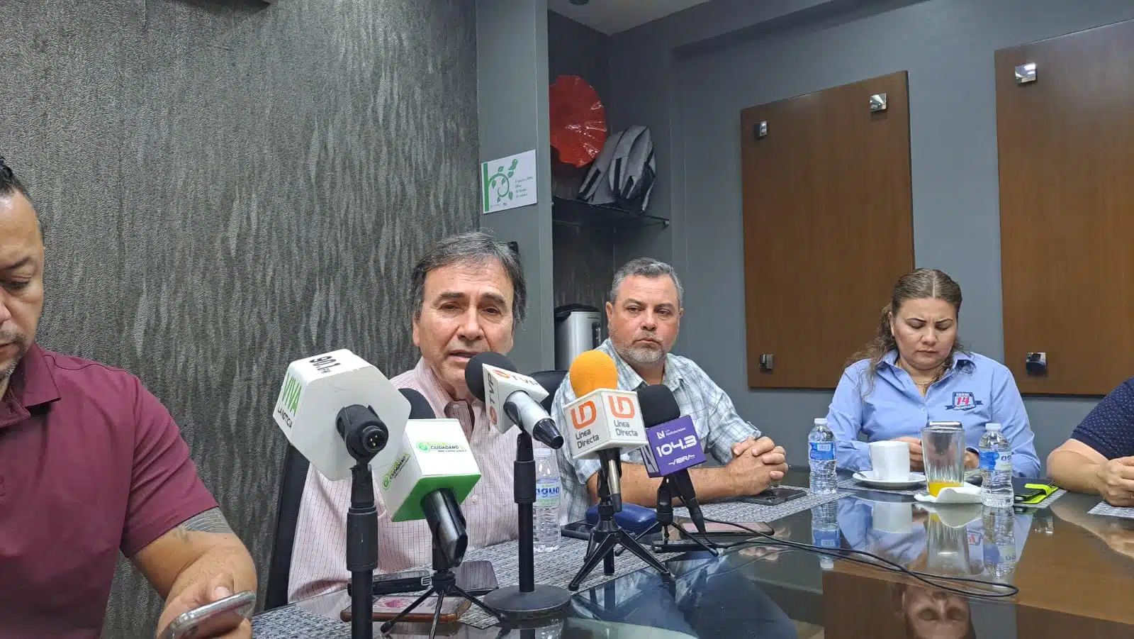 Víctor Sinuhé Damm Ramírez en rueda de prensa