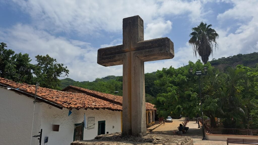 Escultura de cruz