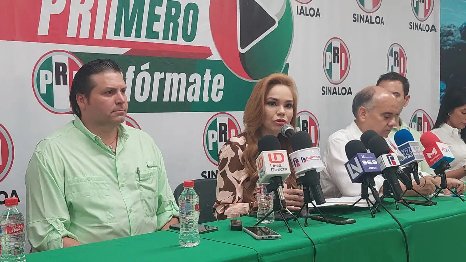 Paola Gárate, presidenta del PRI en Sinaloa durante rueda de prensa