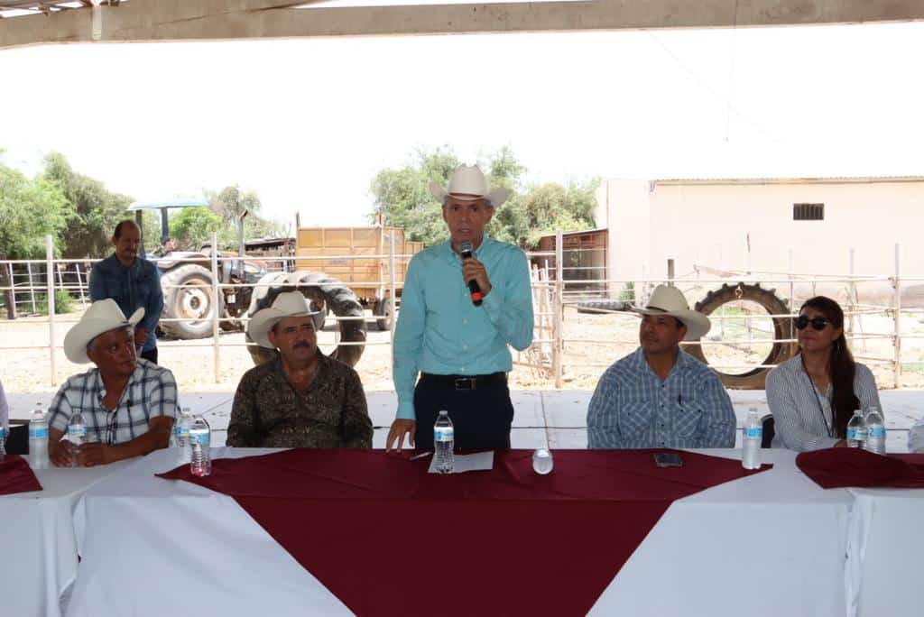 El alcalde Gerardo Vargas reitero a los ganaderos su apoyo para la apertura de una ventanilla de atención especial en Ahome.