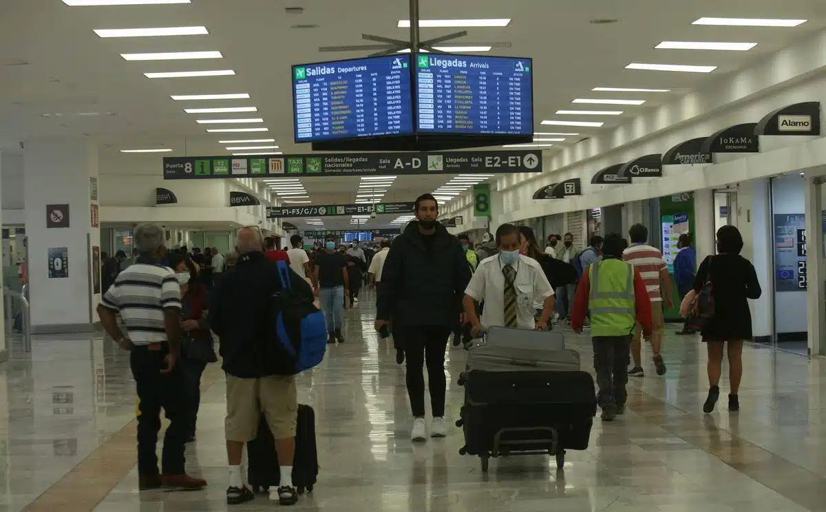 Por fuga de gas AICM evacuó a pasajeros de la Terminal 2