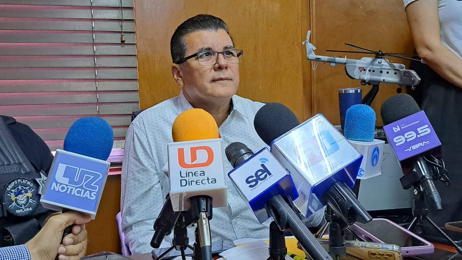 ALCALDE DE MAZATLÁN, ÉDGAR GONZÁLEZ ZATARÁIN.
