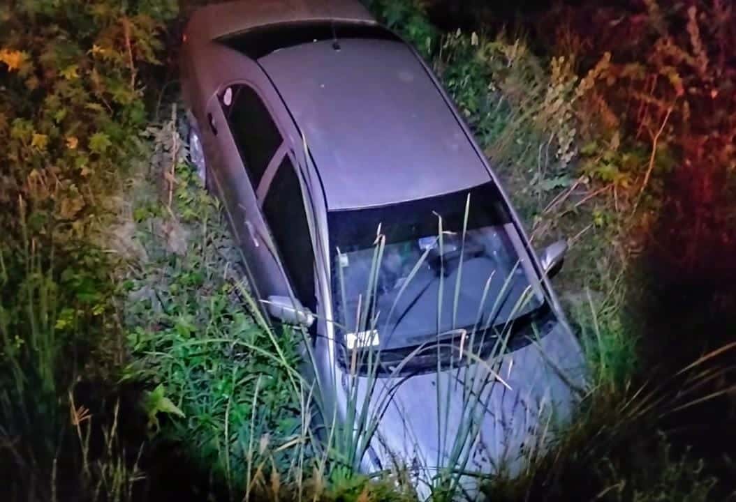 Auto Corolla tras accidente en El Amole Guasave