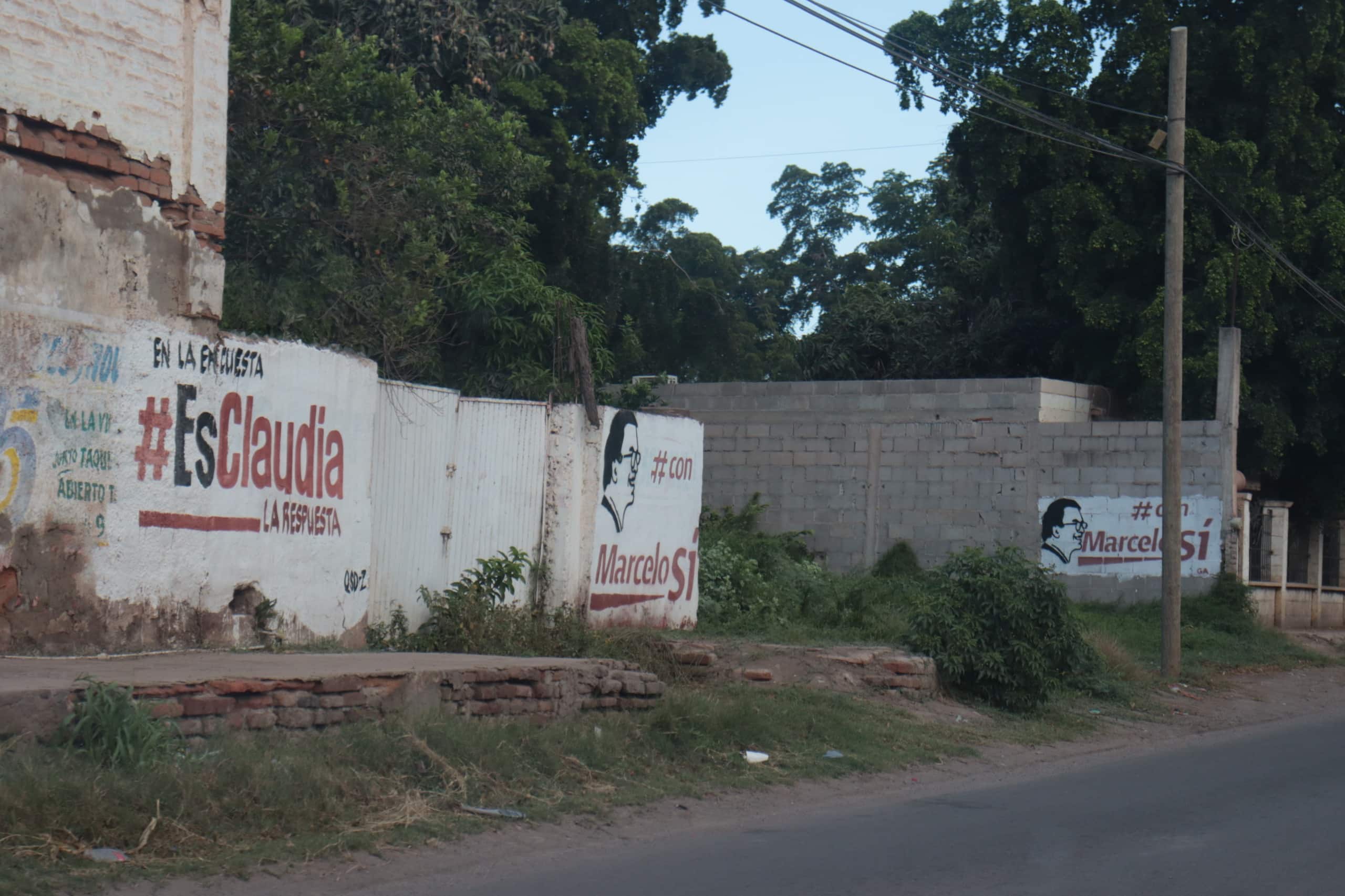En la zona urbana y rural en el municipio de Ahome se puede observar los nombres de los precandidatos de Morena