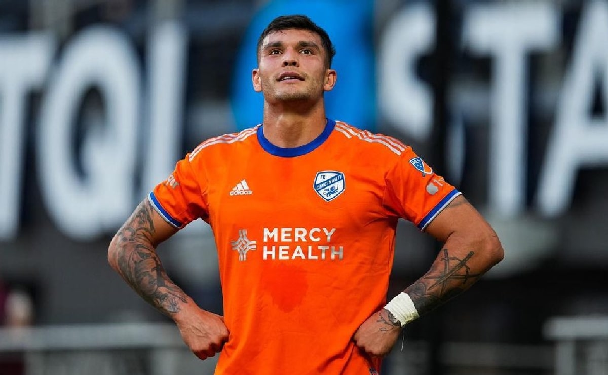 Brando Vázquez, delantero de la selección de Estados Unidos durante un reciente partido