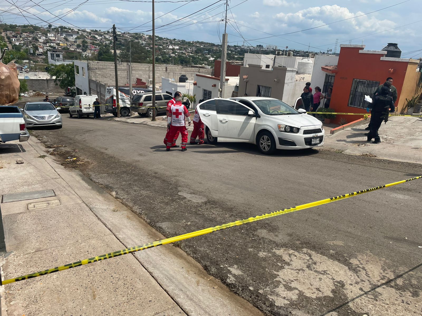 Cinta amarilla para delimitar lugar de un homicidio en Culiacán