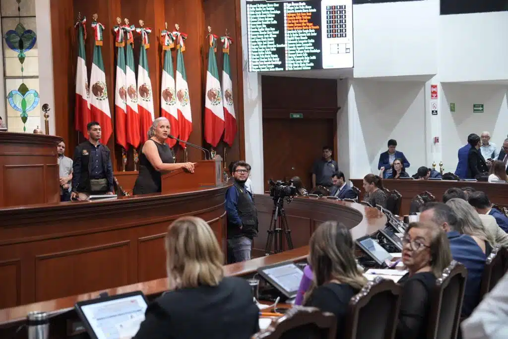 Diputadas y diputados en sesión extraordinaria aprobaron reformas y adiciones de la Ley de Salud del Estado de Sinaloa.