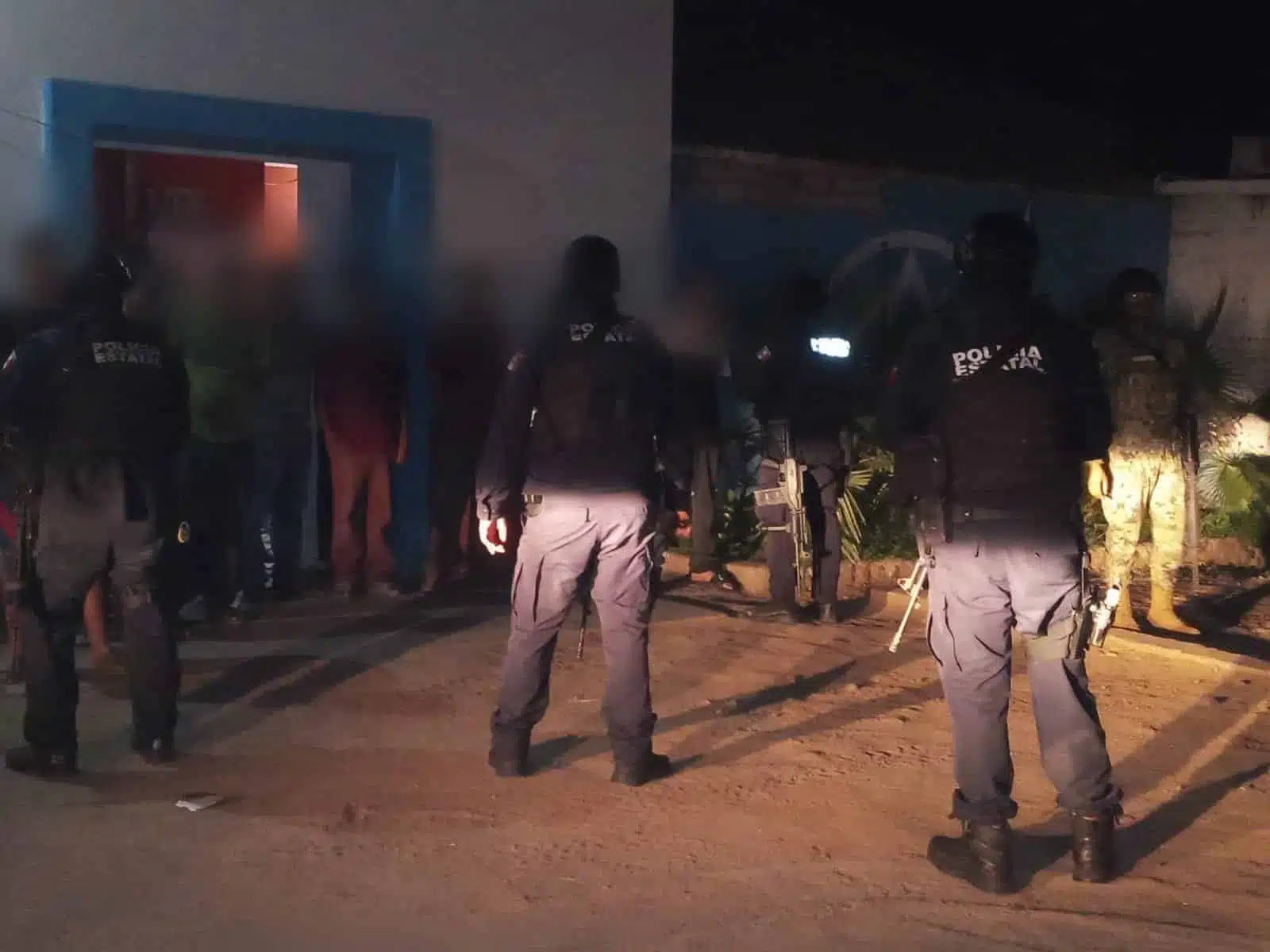 Tres hombres detenidos en un centro de rehabilitación en Angostura donde tenían a 39 personas privadas de su libertad.
