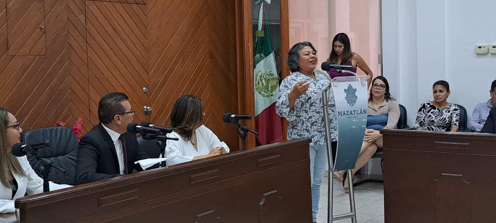 Deysi Balan Herrera en su toma de protesta
