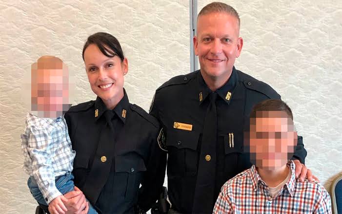 Encarcelan a su hijo de tres años por no saber usar el urinal; ¡son policías de Florida!
