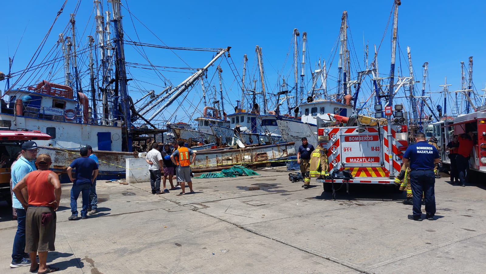 Explosión de embarcación camaronera en Mazatlán