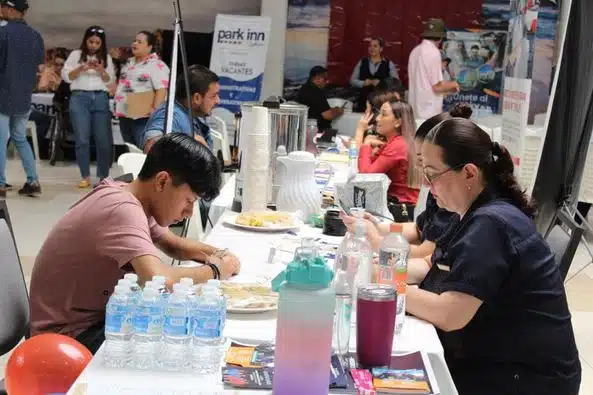 En la Feria del Empleo del Sector Turístico Sedectur 2023 ofrecen 150 vacantes para quienes requieren de un empleo formal.