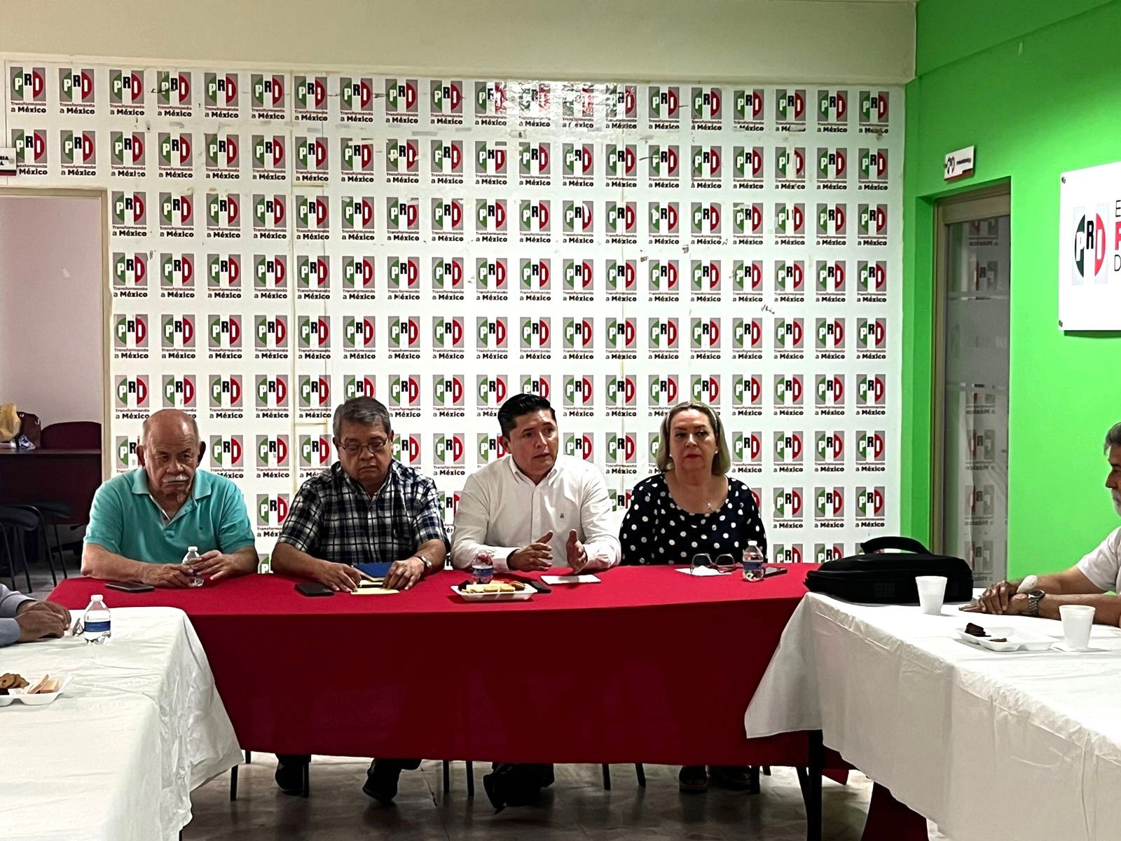 Frente Cívico Nacional sostuvo un encuentro con priistas de Ahome