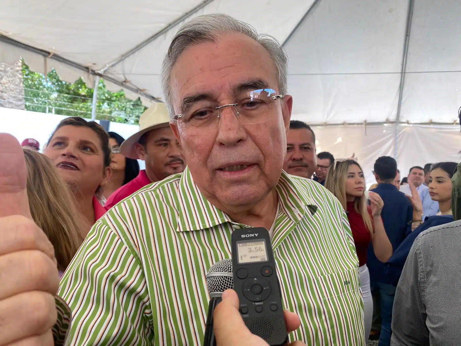 Gobernador Rubén Rocha Moya durante entrevista en Guasave