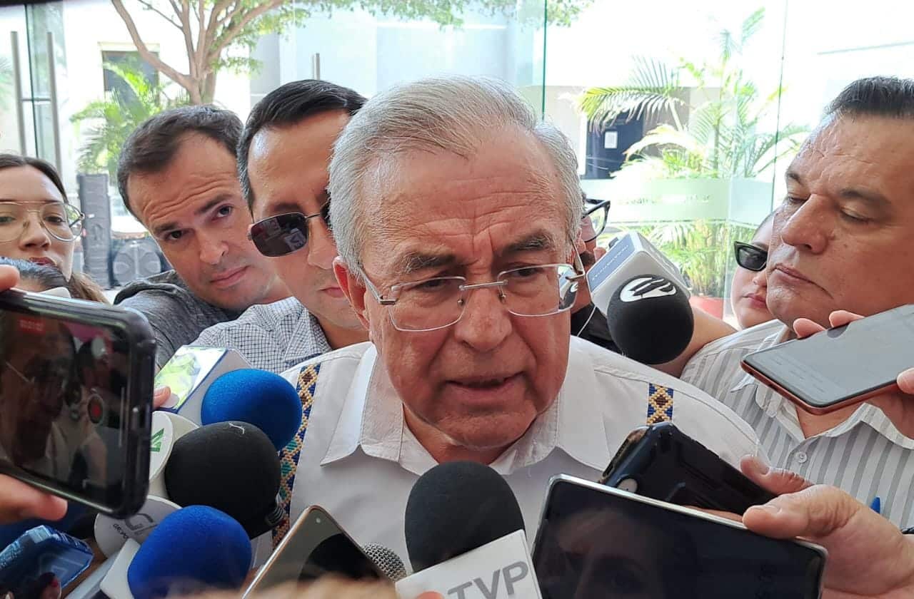 Gobernador Rubén Rocha Moya en entrevista con medios de comunicación