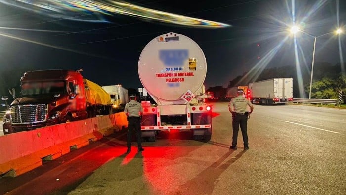 Guardia Nacional decomiso tractocamión combustible