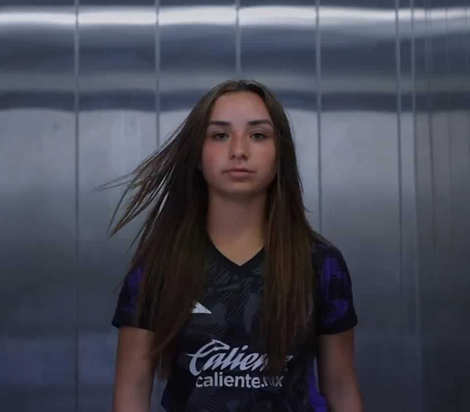 Futbolista mazatleca Cristina Montaño