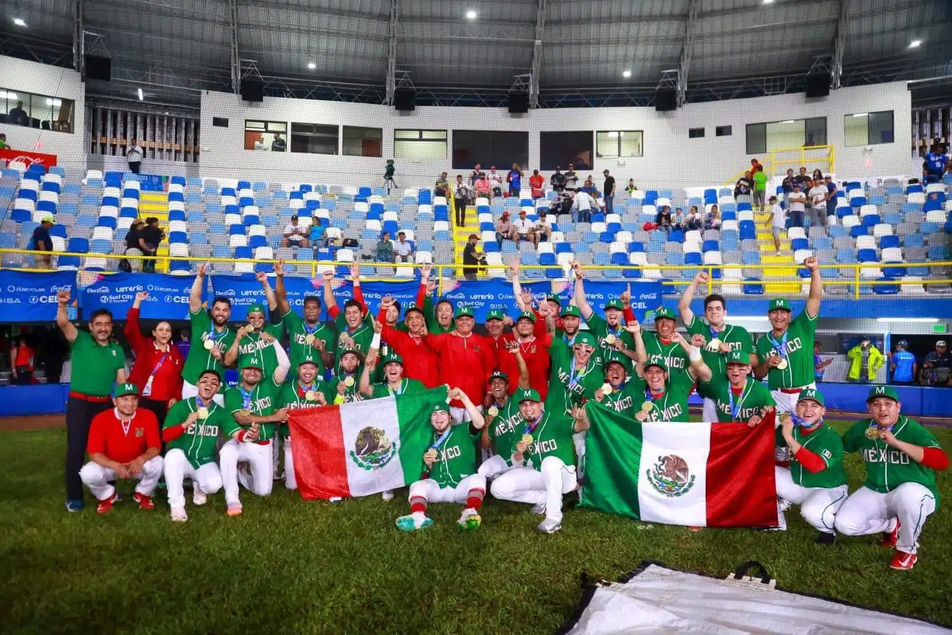 Integrantes de la Selección Mexicana de beisbol en San Salvador donde se celebraron los Juegos Centroamericanos