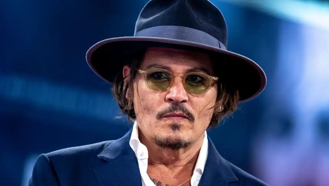 Johnny Depp reaparece tras colapso en hotel
