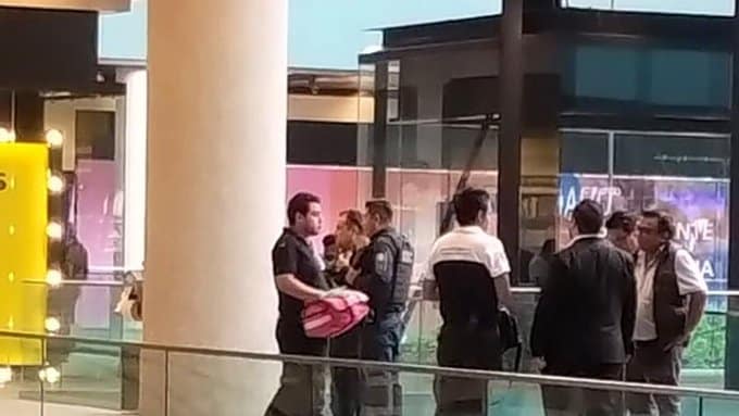 Reportan asalto a joyería La Esmeralda en CDMX