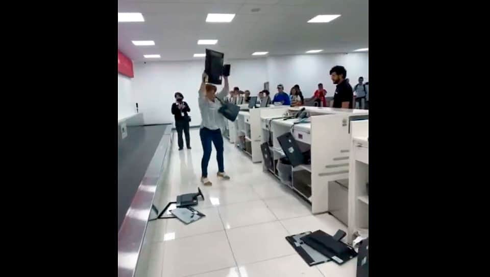 ¿Cuál fue la razón por la que Lady Aeropuerto hizo destrozos de equipos en el AICM?