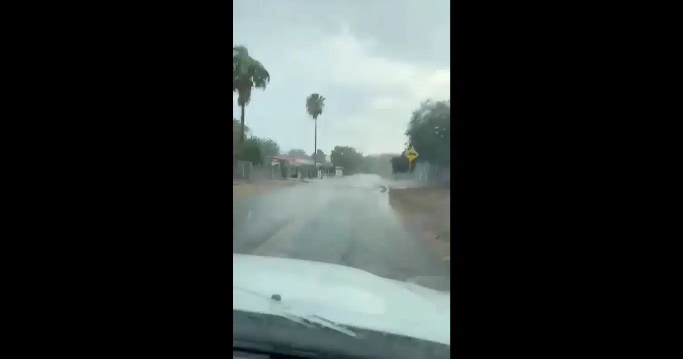 Captura de pantalla de un video en el que se muestra la lluvia caer