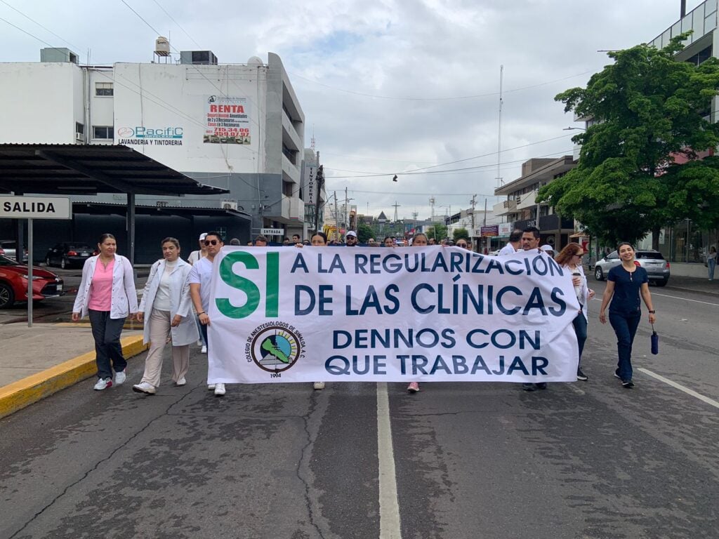 Marcha pacífica de anestesiólogos en Culiacán