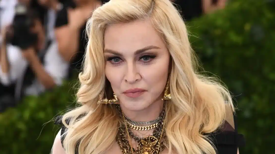 Madonna recibe críticas por retoques en sus fotos