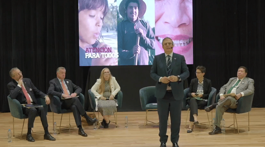 Marcelo Ebrard presenta su propuesta de Salud