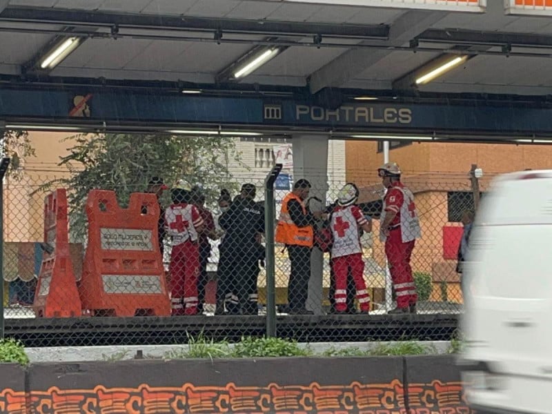 Muere mujer tras impactarse con vagón en metro de CDMX