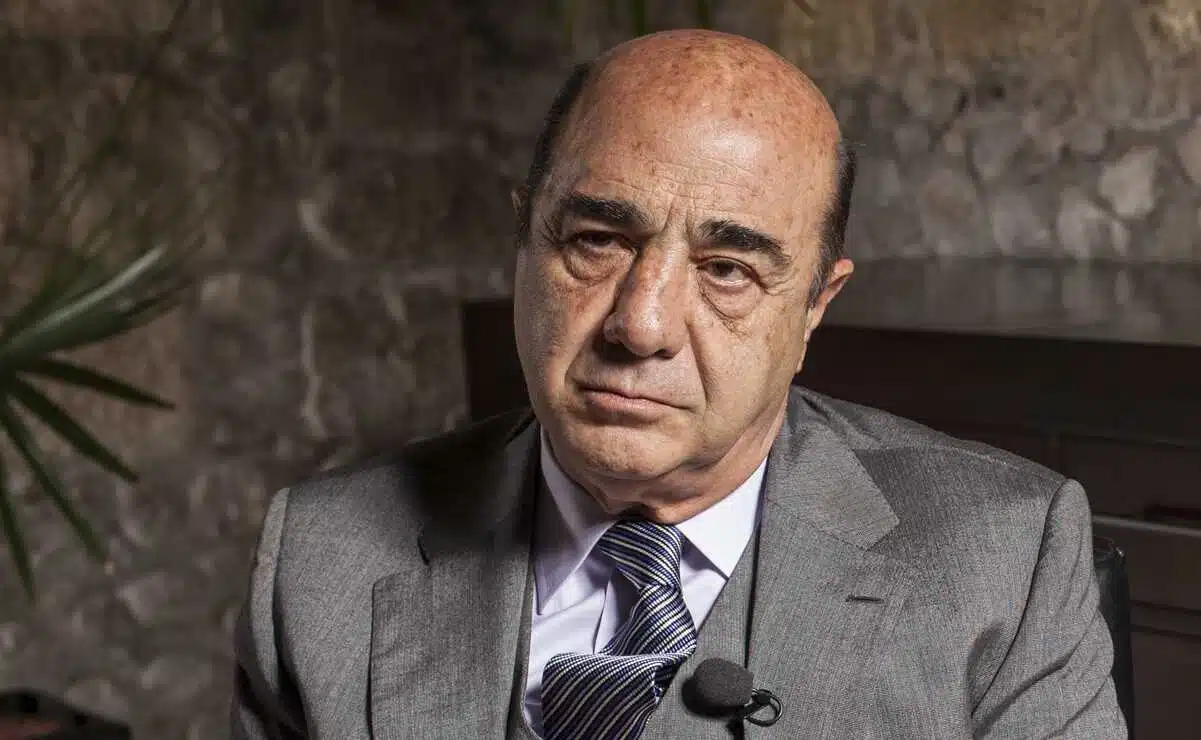 Ex procurador Murillo Karam trasladado al hospital de cardiología