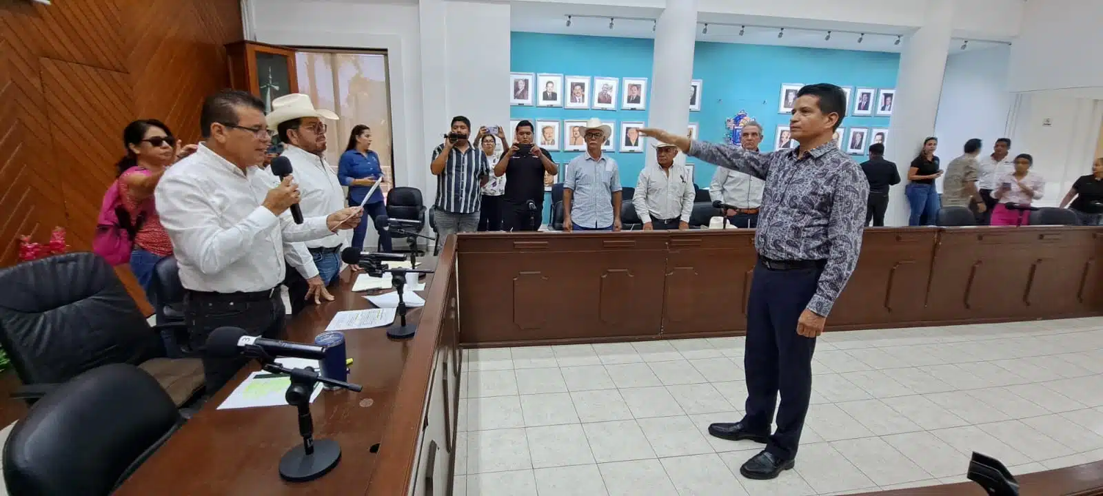 Consejo de administración del Rastro TIF de Mazatlán, aprueban salida de Felipe Velarde Sandoval, así como la designación de Olimpo Cienfuegos Paredes como nuevo director.