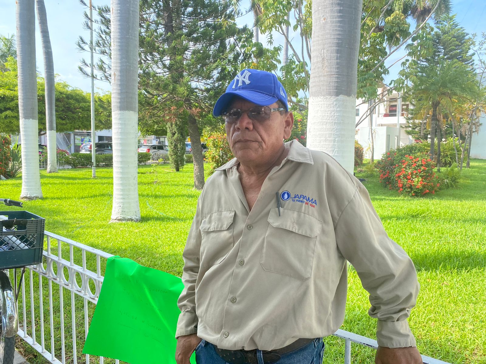 EL EXPLEADO, Jesús Enrique Rodríguez Heras DE JAPAMA HACE HUELGA DE HAMBRE AFUERA DE LAS INSTALACIONES DEL Palacio Municipal.