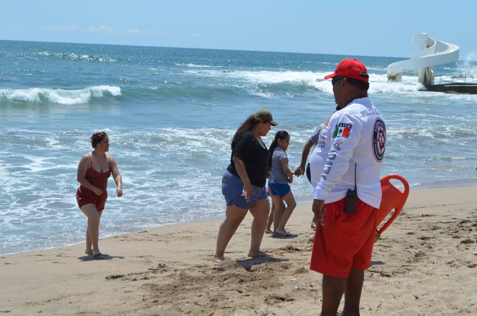 Las condiciones del mar en las costas de Mazatlán están presentando variaciones en el oleaje