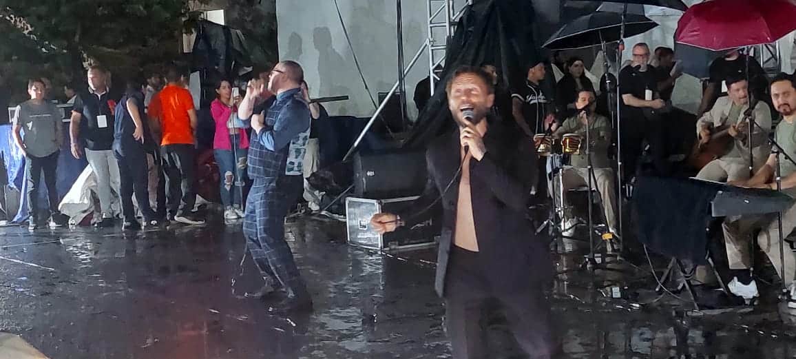 Leonel y Noel de Sin Bandera cantaron para los enamorados durante su presentación en Culiacán