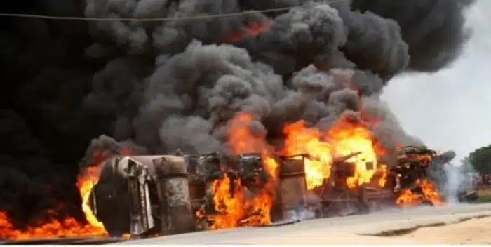 Reportan ocho muertos tras explosión de camión con combustible en Nigeria