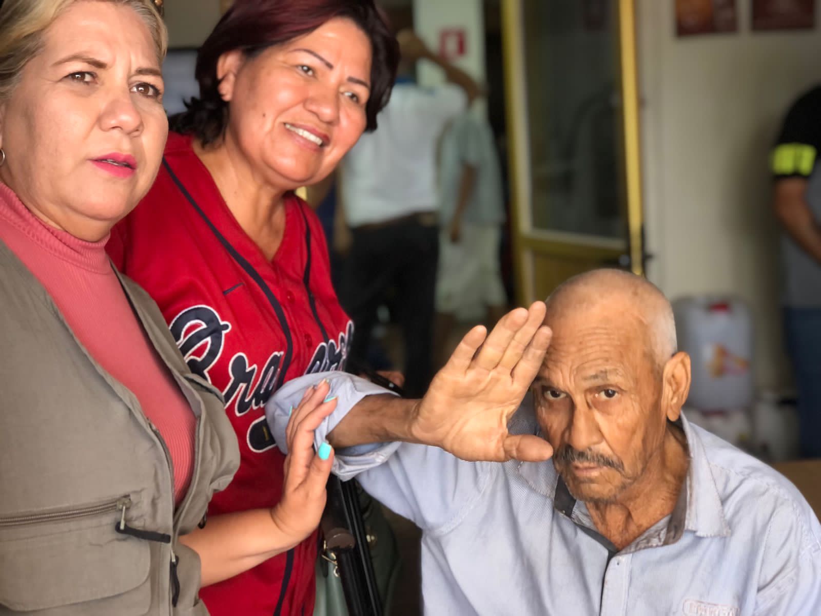 Rescate de adulto mayor en situación de calle (3)